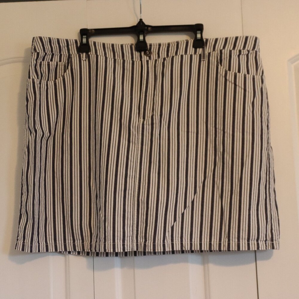 Croft and Barrow Classic Fit Striped Skort Women's Size 20W 5 Pocket Casual